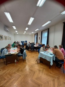 Pécs Café képzés 2022 május 9. emberekkel